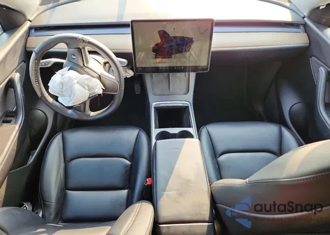 2022 Tesla Model Y z USA, uszkodzony, nr VIN 7SAYGDEE3NF481416